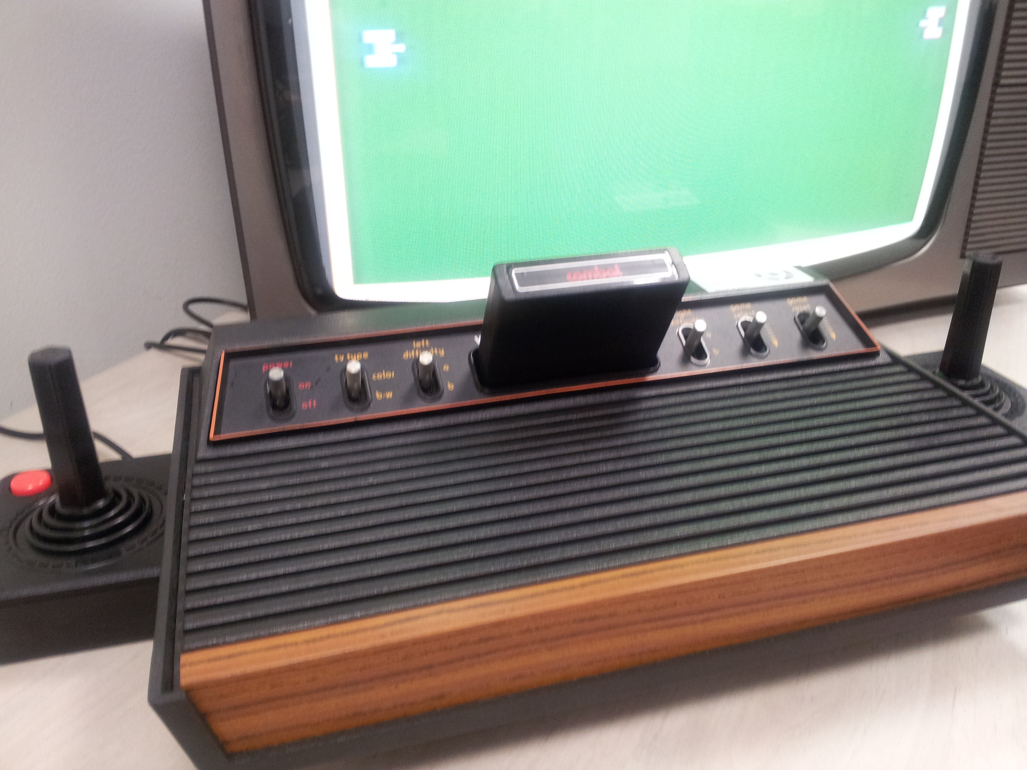 Первая консольная игра. Приставка Атари 2600. Игровая консоль Atari 2600. Консоль Атари. Игровая консоль Atari 2600 1977 года.