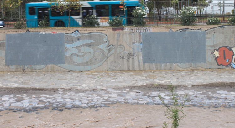 Obras atacadas en ribera norte del río Mapocho (C)