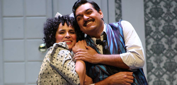 Evelyn Ramírez (Rosina) y Patricio Sabaté (Fígaro), Teatro Regional de Rancagua (c)