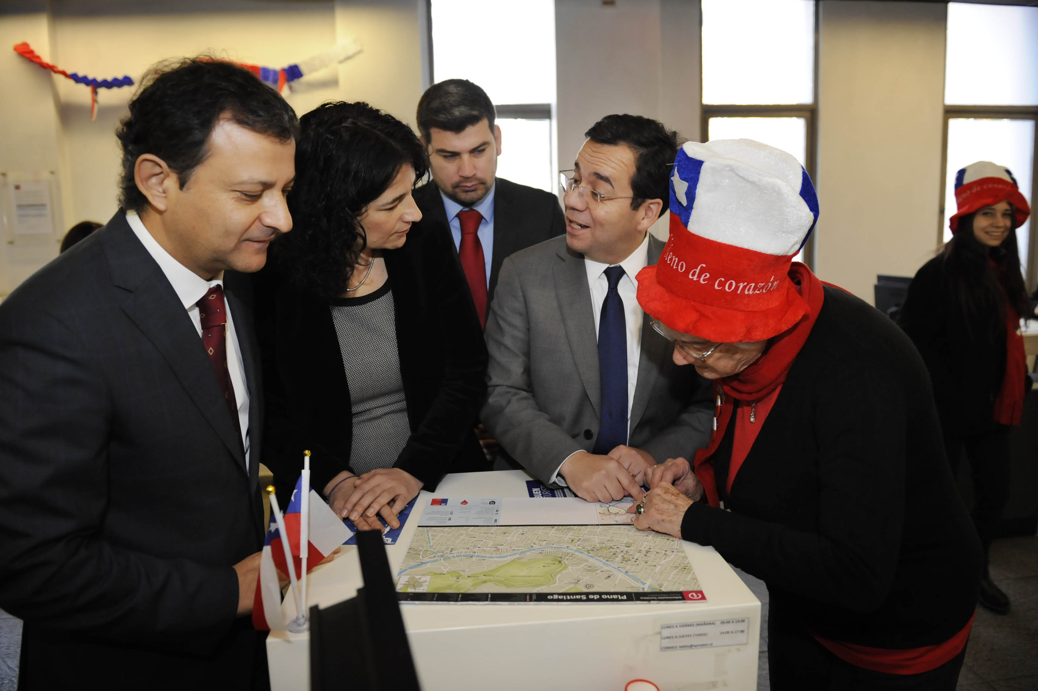 Omar Hernández, Javiera Montes y Luis Céspedes (C)