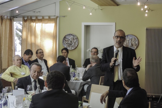 Ministro Rodrigo Valdés expone en Davos | Ministerio de Hacienda