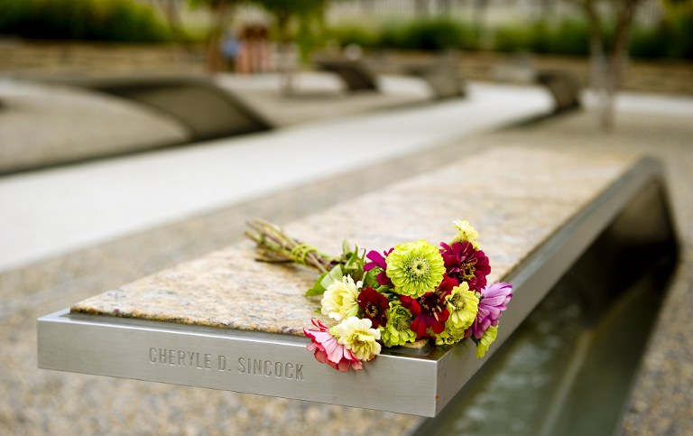 Flores póstumas para las víctimas del 9/11