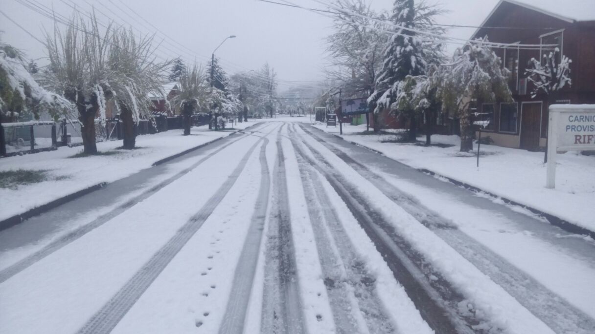 Inusual nevazón primaverá sorprendió a habitantes de Lonquimay