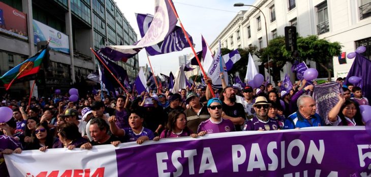 Hinchas del Conce marchan por su club | Archivo Agencia UNO