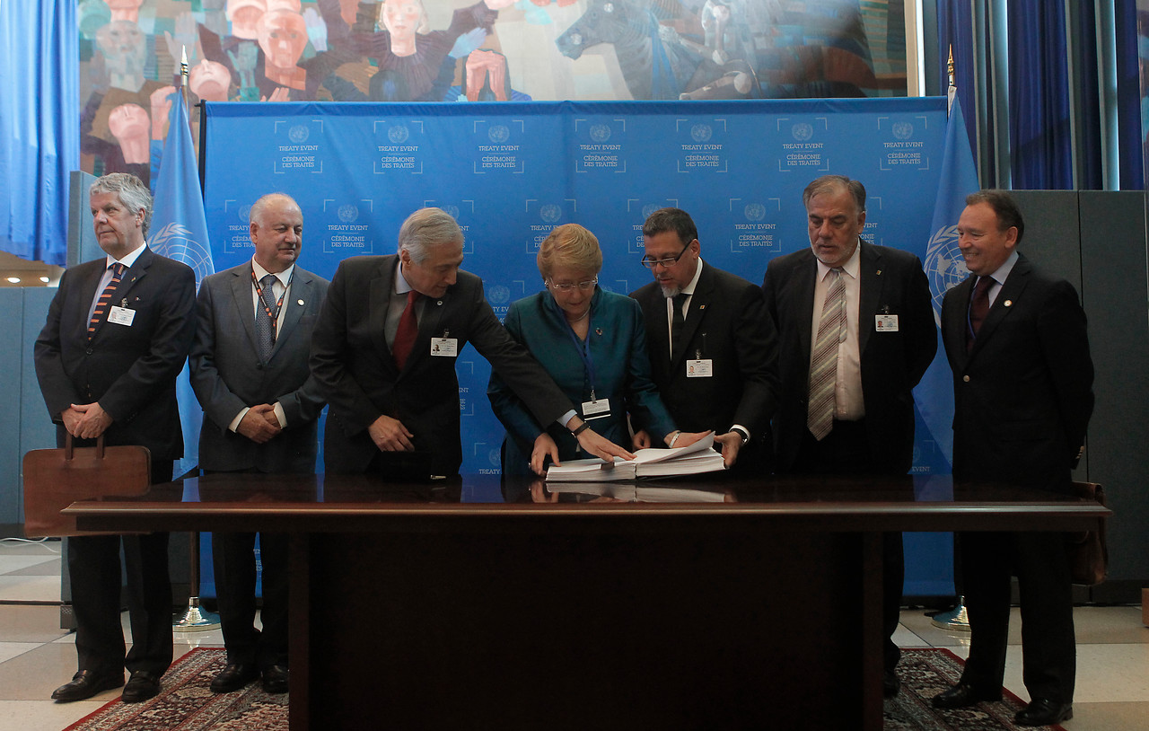 La presidenta Michelle Bachelet en la firma del Acuerdo de París (COP21)| Agencia UNO