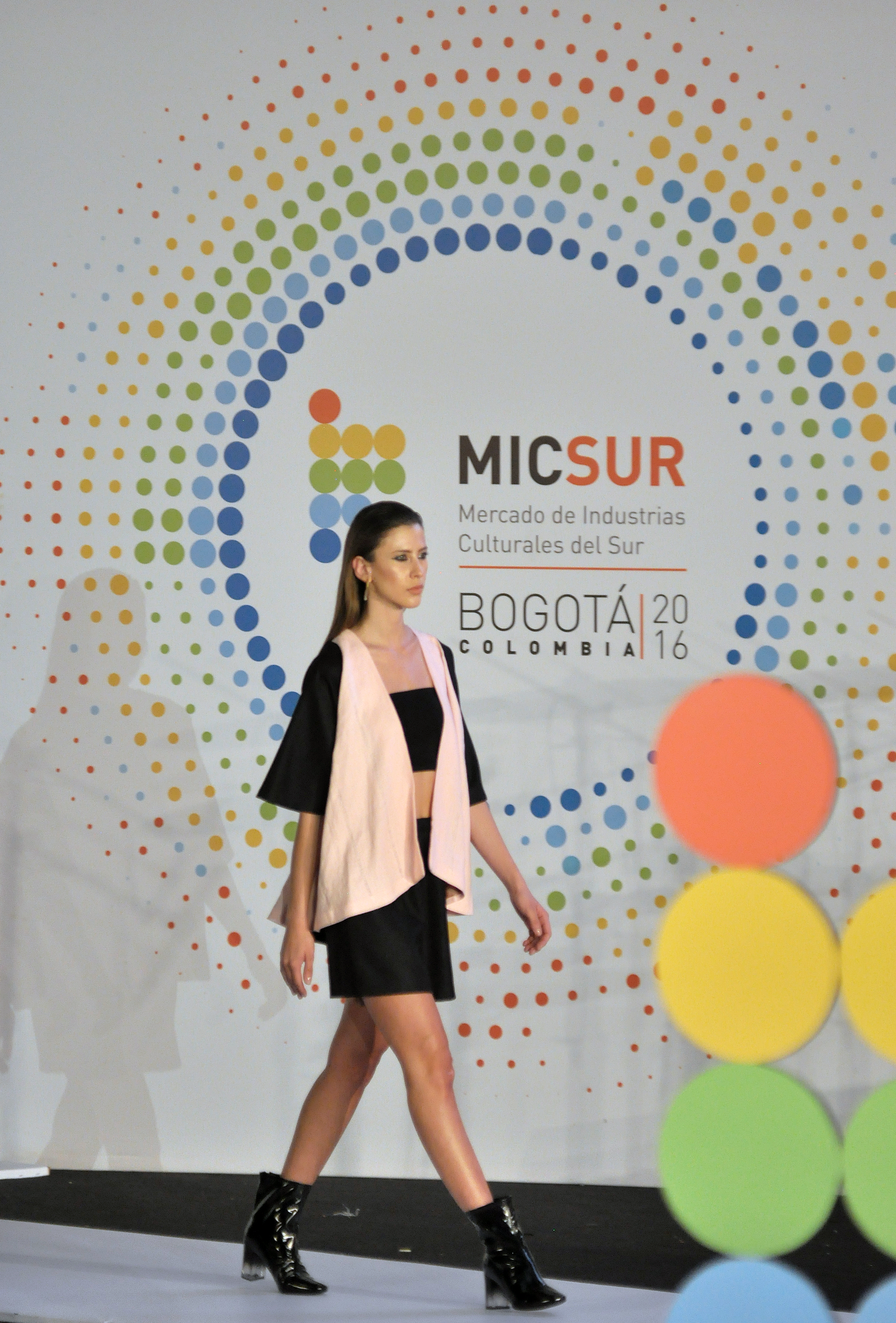 Moda inspirada en los paisajes del sur de Chile se lució en MICSUR 2016