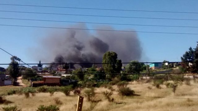 Incendio afecta a tres viviendas en la comuna de Villa Alemana