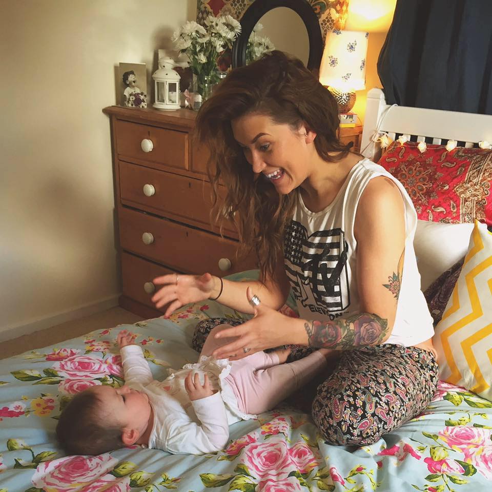 Madre cuenta en foto viral lo que "nadie me dijo sobre ser madre"