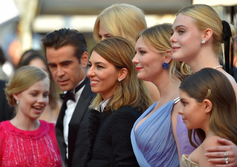De izquierda a derecha: Angourie Rice, Colin Farrell, Nicole Kidman, Sofia Coppola, Kirsten Dunst, Elle Fanning y Addison Riecke en Cannes 2017 | Agencia AFP | Loic Venance