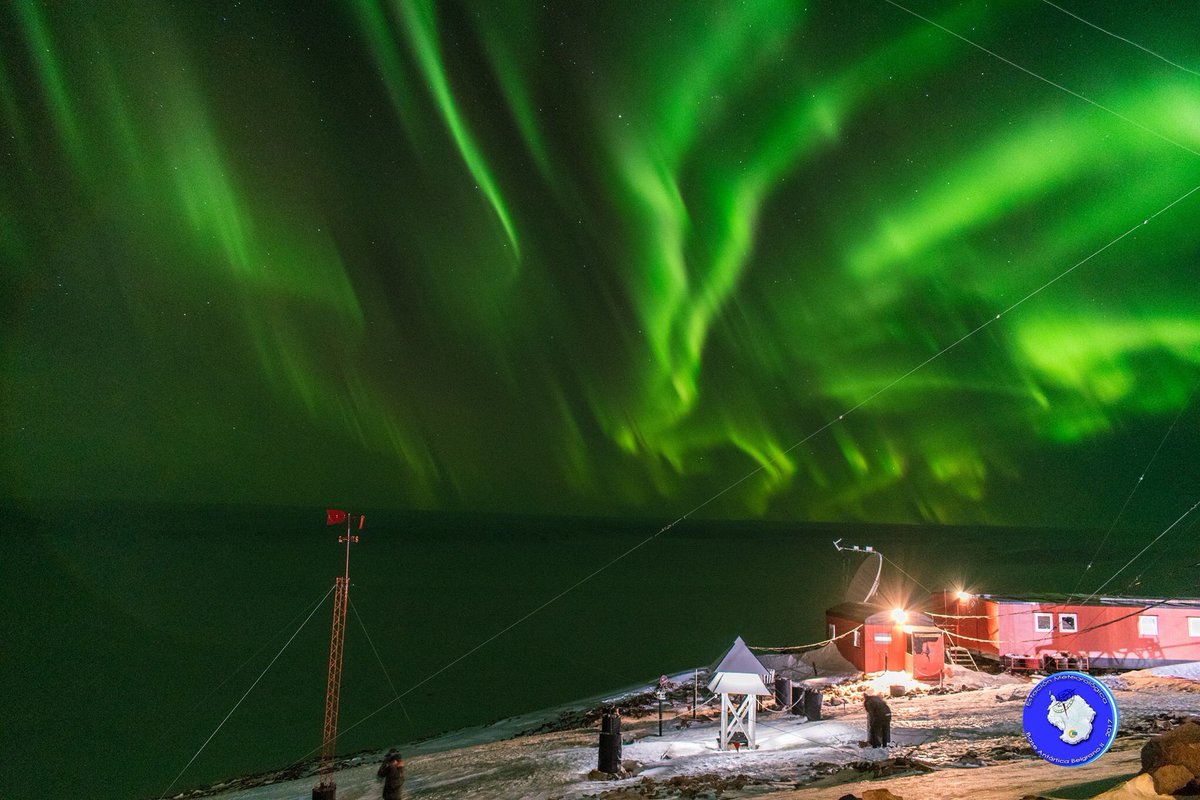 Aurora austral dejó hermosas imágenes en el fin del mundo 