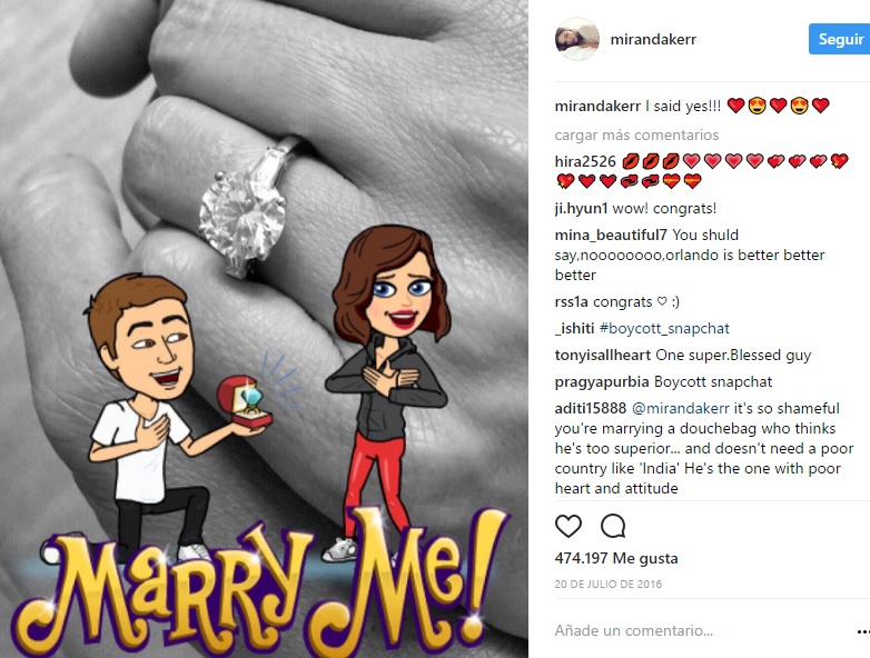 Miranda Kerr mostrando su anillo de compromiso en 2016 | @mirandakerr en Instagram