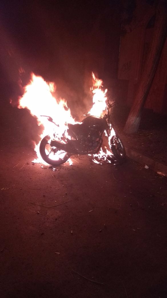 Incendio de moto en sector céntrico de Santiago | RBB