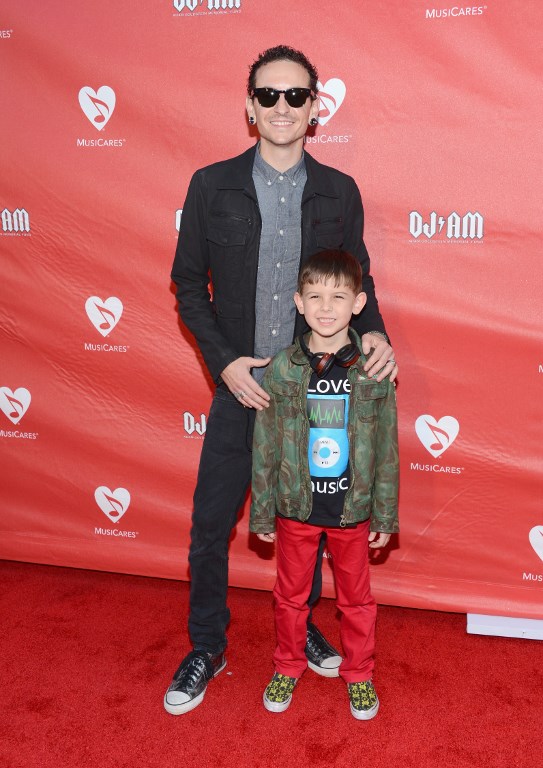 Chester y su hijo Tyler en 2013 | Jason Kempin | Getty Images | AFP