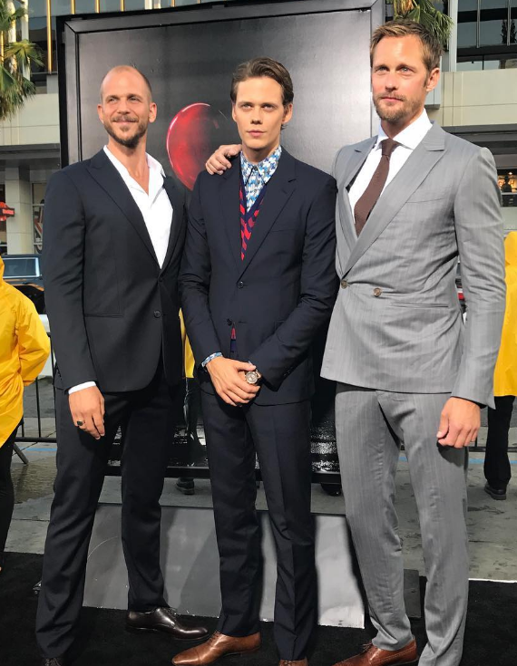 De izquierda a derecha: los famosos hermanos Gustaf, Bill y Alexander Skarsgård | @itmovieofficial en Instagram