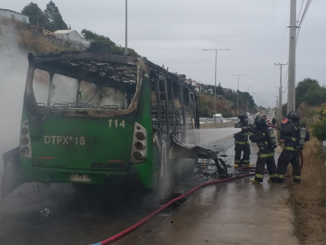 bus-se-incendia-en-via-del-mar-4.jpg