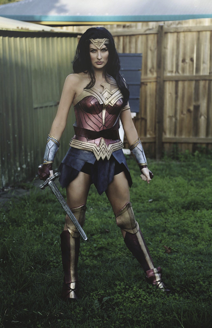 wonder-woman-costume-rhylee-passfield-rermakeup-7-5a16d859b51bc-png__700