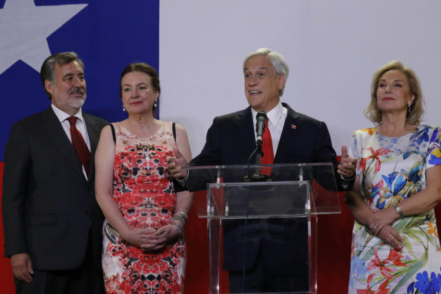 President-elect Piñera and his wife next to senator Guillier and his wife.  Leonardo Rubilar | Agencia UNO