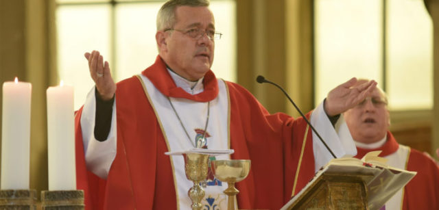 Obispo Juan Barros niega haber presentado su renuncia al 