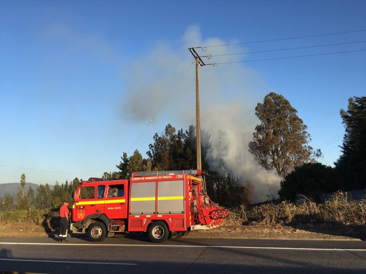 Incendio afecta a vivienda a un costado de la Ruta 5 Sur cerca de Padre ...