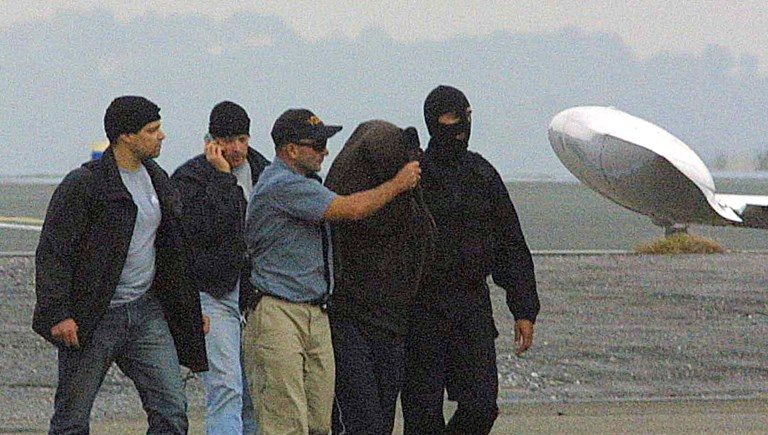 Peio Serbielle siendo detenido en 2004 | Daniel Velez | AFP