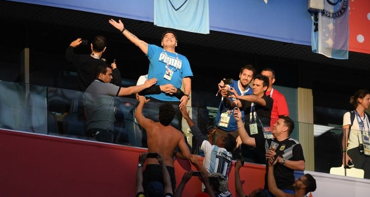 Está confiado: el baile de Diego Maradona en la previa del Argentina ...
