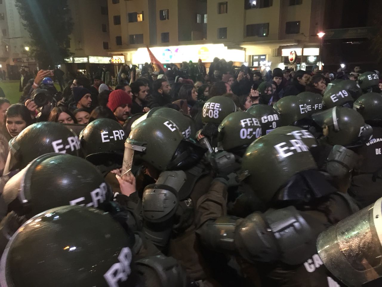 manifestacion-en-plaza-baquedano-5