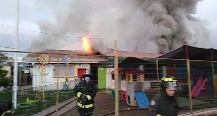 incendio-deja-inhabitable-jardin-en-villa-alemana-750x400.jpg