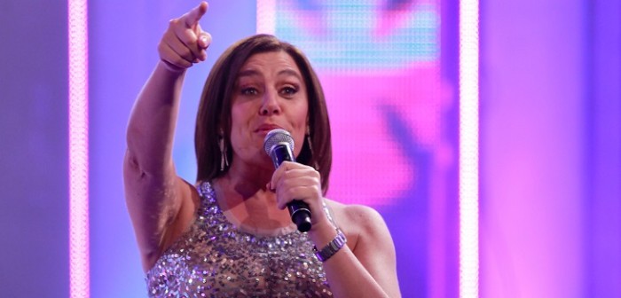 03 de Noviembre de 2011/SANTIAGO 
La Animadora Vivi Kreutzberger, durante la Teleton 2011 y la vigésimo cuarta versión de la campaña solidaria que se realiza en Chile, que se desarrolla en el Teatro Teleton, este año se espera llegar a la meta 18.890.559.347, durante estas 27 horas consecutivas la campaña solidaria 
FOTO:FRANCISCO LONGA/AGENCIAUNO