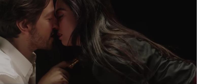 Mon Laferte | El Beso