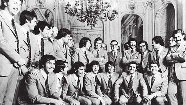 Colo Colo 1973 / Portada “El equipo que atrasó el golpe”