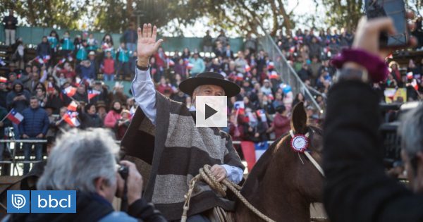 A caballo y vestido de huaso: Piñera celebra instalación de la región de Ñuble