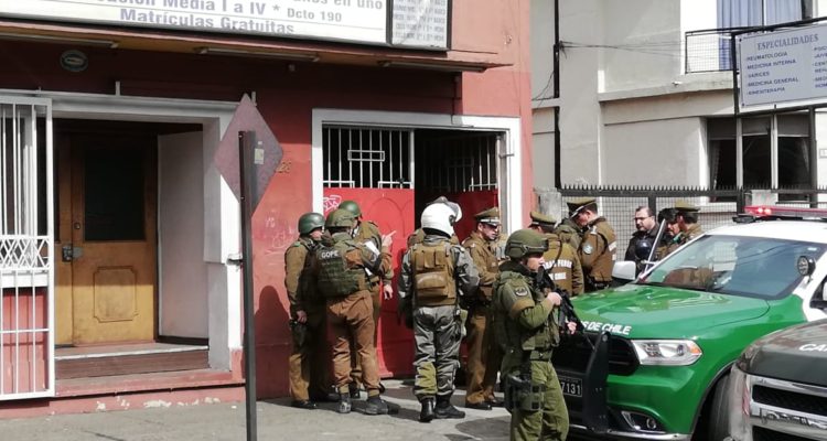 Hombre se parapetó con arma de fuego en colegio de Temuco | Nacional ...