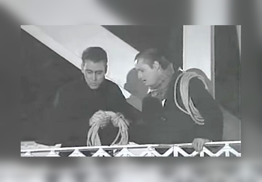 Pantallazo de la película. Los actores Cristian Campos y Paulo Ausensi interpretando a Hurtado y Karadima, respectivamente.