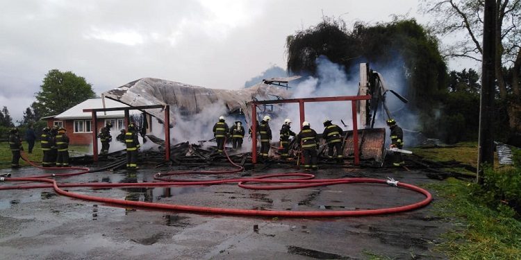 incendio-en-capilla-de-osorno-750x375.jpg