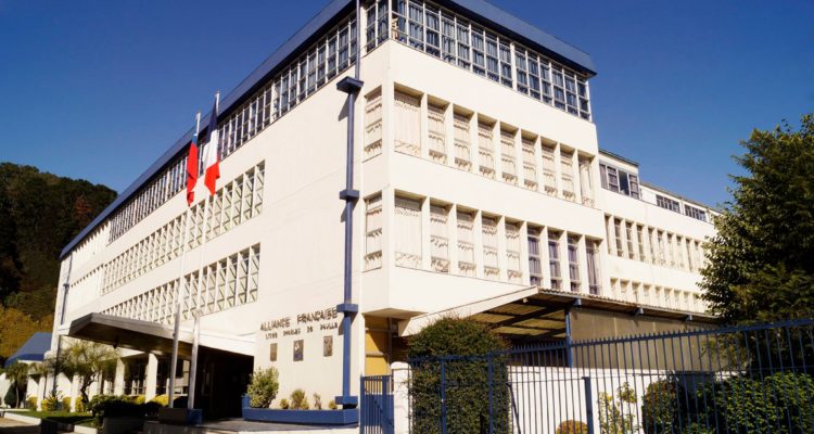 Facebook Lycée Charles de Gaulle