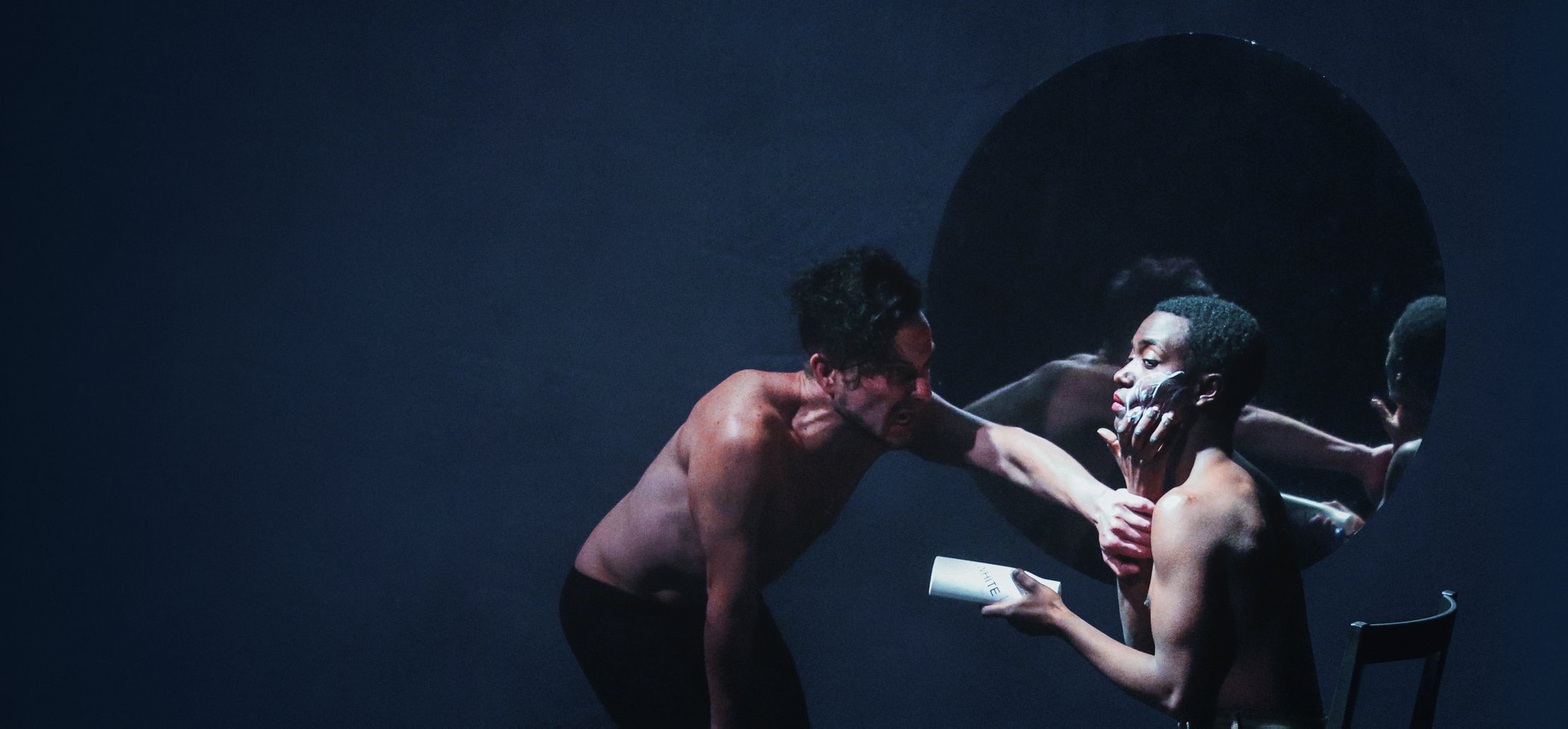 “Yo también quiero ser un hombre blanco heterosexual” | Cia. Teatro del Antagonista
