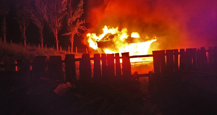 incendio-en-vivienda-en-lonquimay.jpg