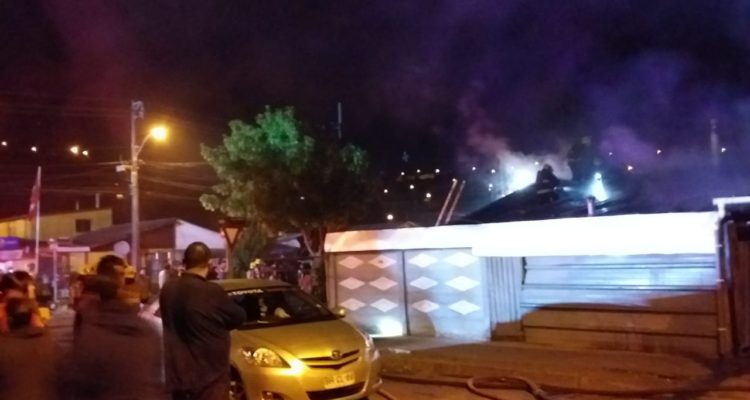 bomberos-fueron-agredidos-mientras-apagaban-incendio-que-afect-a-dos-casas-en-concepcin-750x400.jpeg