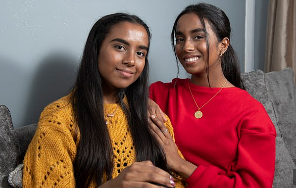 Zainab (izquierda) junto a Jannat | Daily Mail 