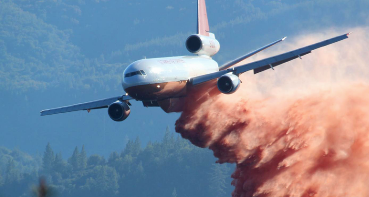 Trabajo del Ten Tanker en Incendio de California en 2013 | Wikipedia CC 