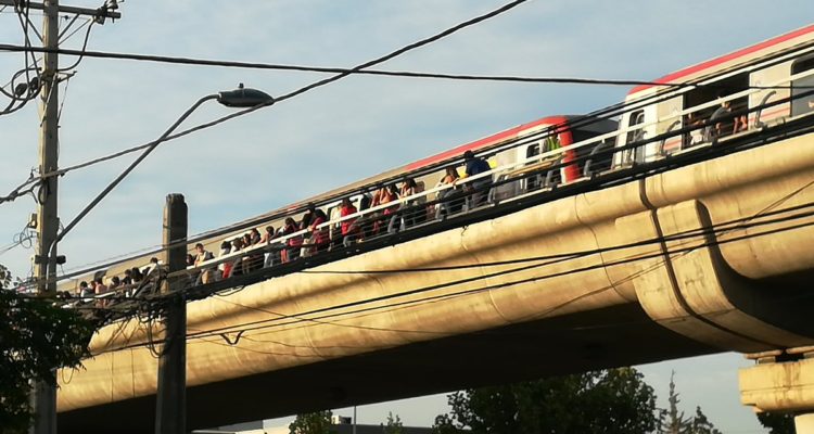 Luis Alejandro Silva @L_A_SilvaV

