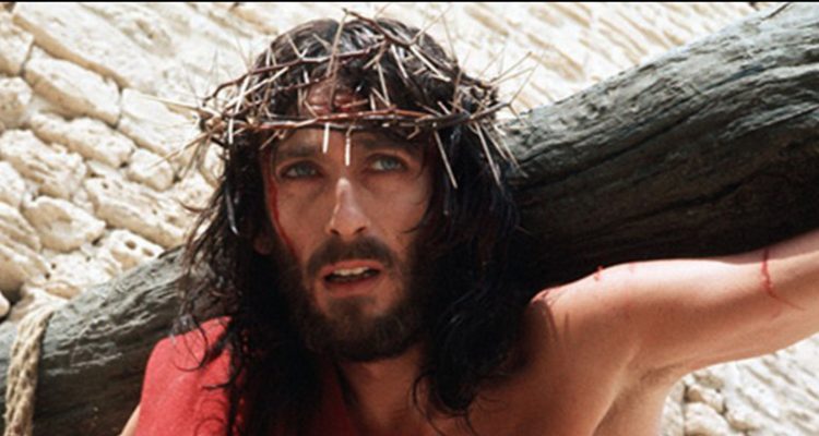 jn-robert-powell-playing-the-title-role-in-jesus-of-nazareth--750x400.jpg
