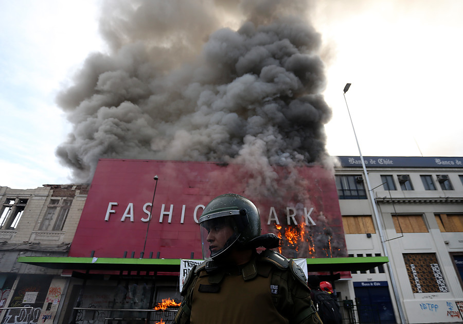 Incendio tienda Fashions Park | Cristobal Escobar | Agencia UNO