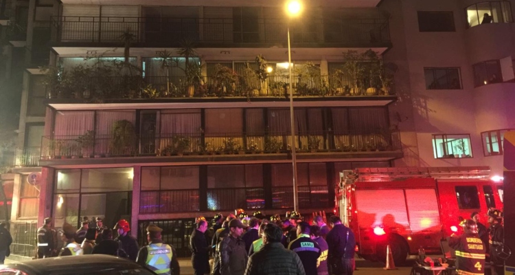 Seis personas murieron al interior de departamento en Santiago Centro