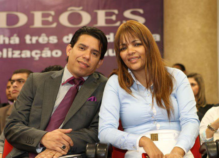 Anderson do Carmo y su esposa | O Buxixo Gospel