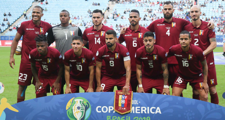 El insólito detalle en la camiseta de Salomón Rondón en el duelo de Venezuela ante Perú