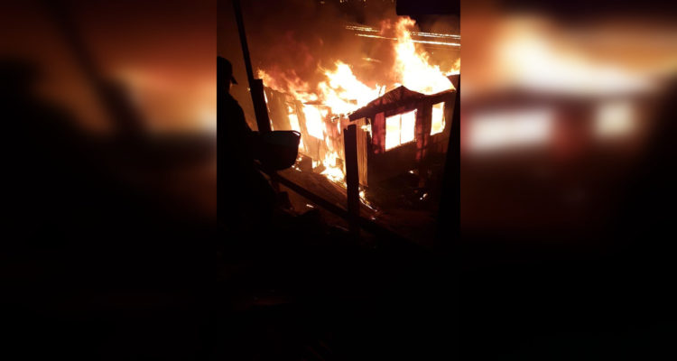 incendio-afect-a-casa-en-valparaso-750x400.jpg