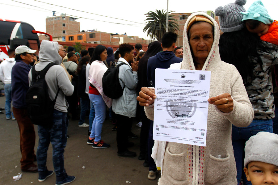 Venezolanos en Tacna esperando entrar a Chile | Alexander Infante | Agencia Uno