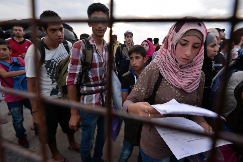 ms-de-un-milln-de-migrantes-entraron-a-europa-en-2015-la-mayora-huye-de-la-guerra-de-siria-e-irak-por-ello-lderes-de-la-ue-se-renen-para-dar-solucin-y-mejores-condiciones-a-este-grupo.jpg