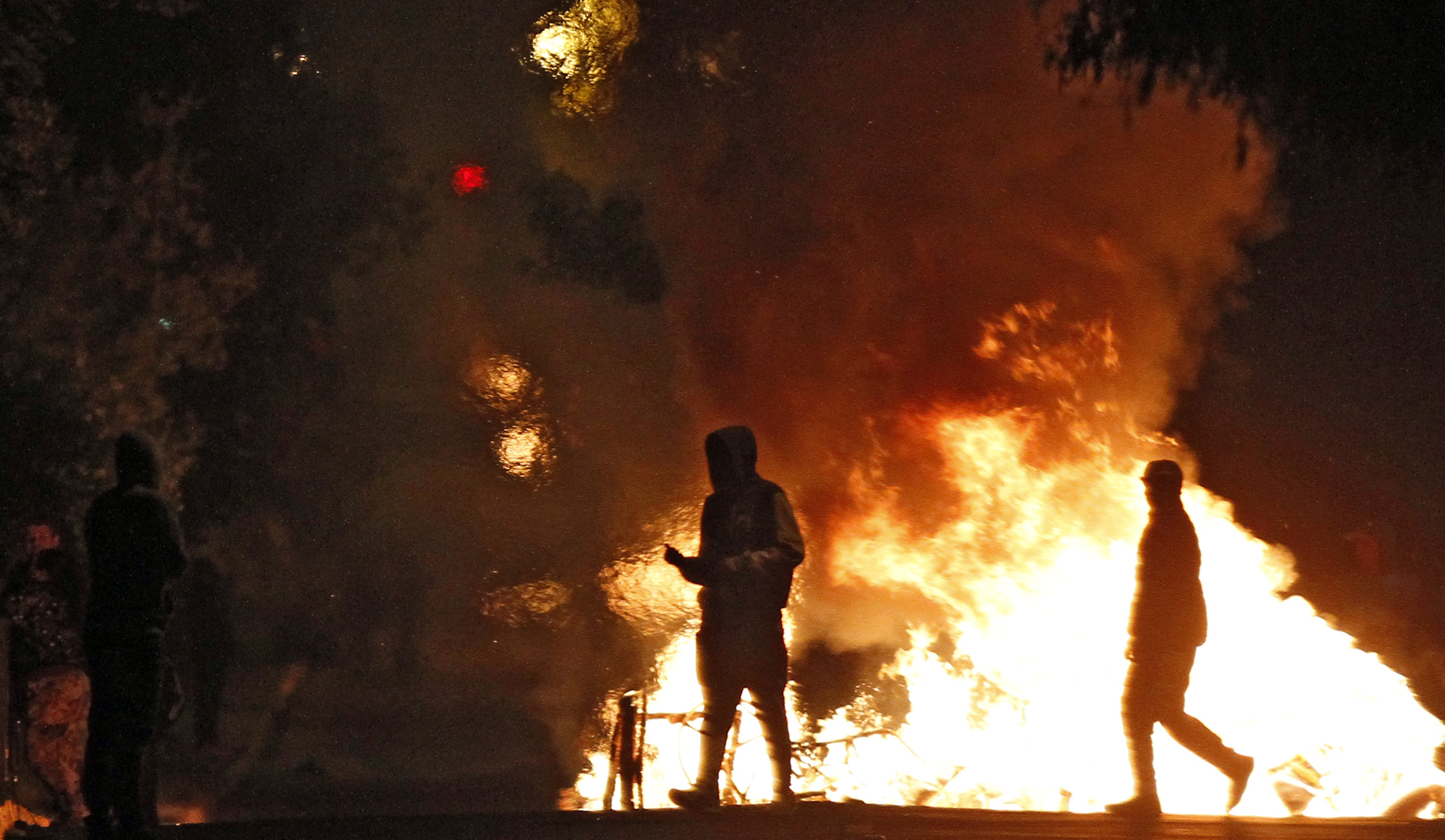 Barricadas y enfrentamientos de avenida Grecia. Rodrigo Sáenz | Agencia UNO